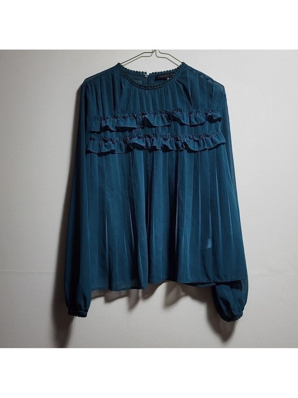 Endless rose long sleeves sheer pleated blouse color green size medium